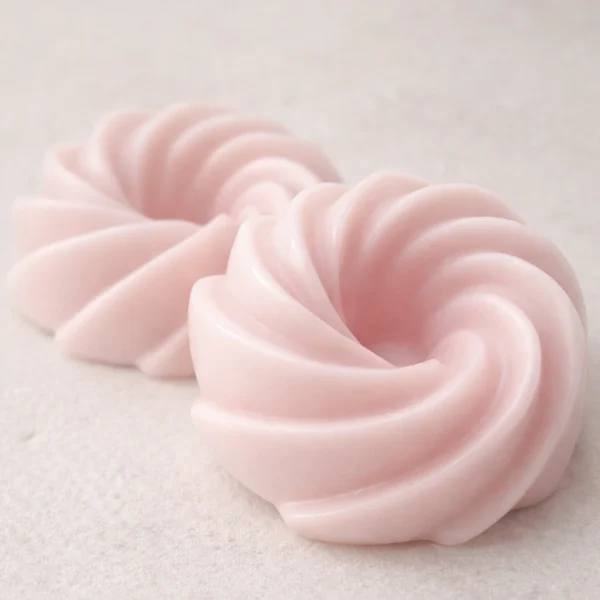 Fondant de cire végétale artisanale Barbe à Papa pour brûle-parfum, style épuré.