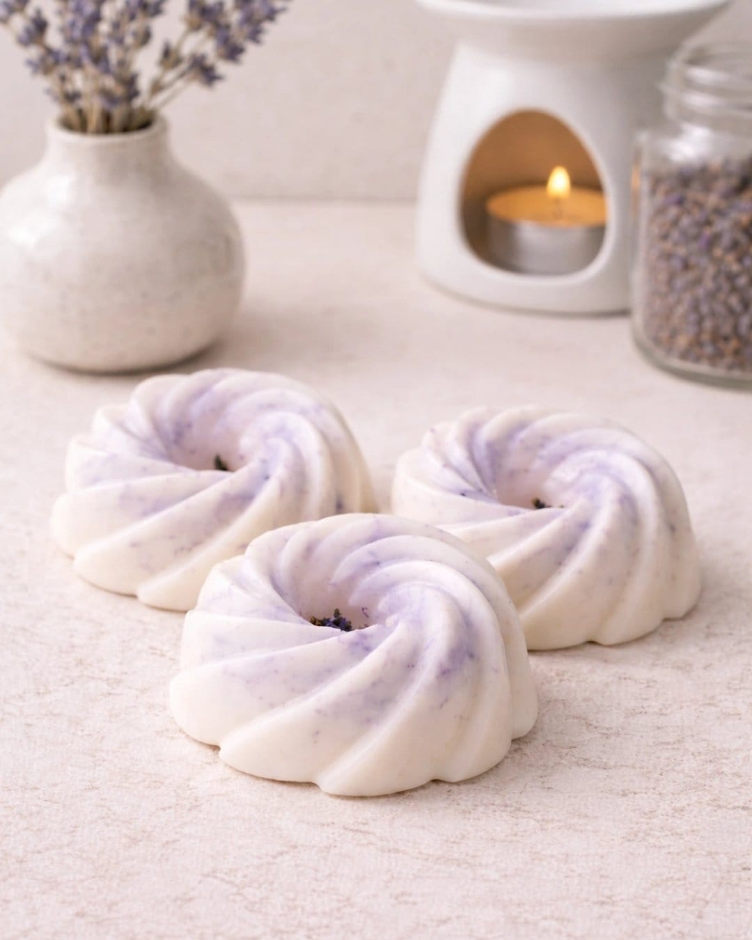 Fondants parfumés artisanaux Violette Délicate - cire naturelle coulée à la main - Niõ