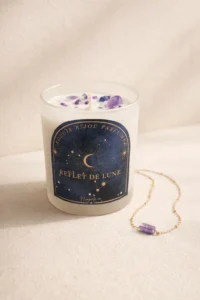 Bougie bijou artisanale Reflet de Lune, design minimaliste et parfum poudré discret.