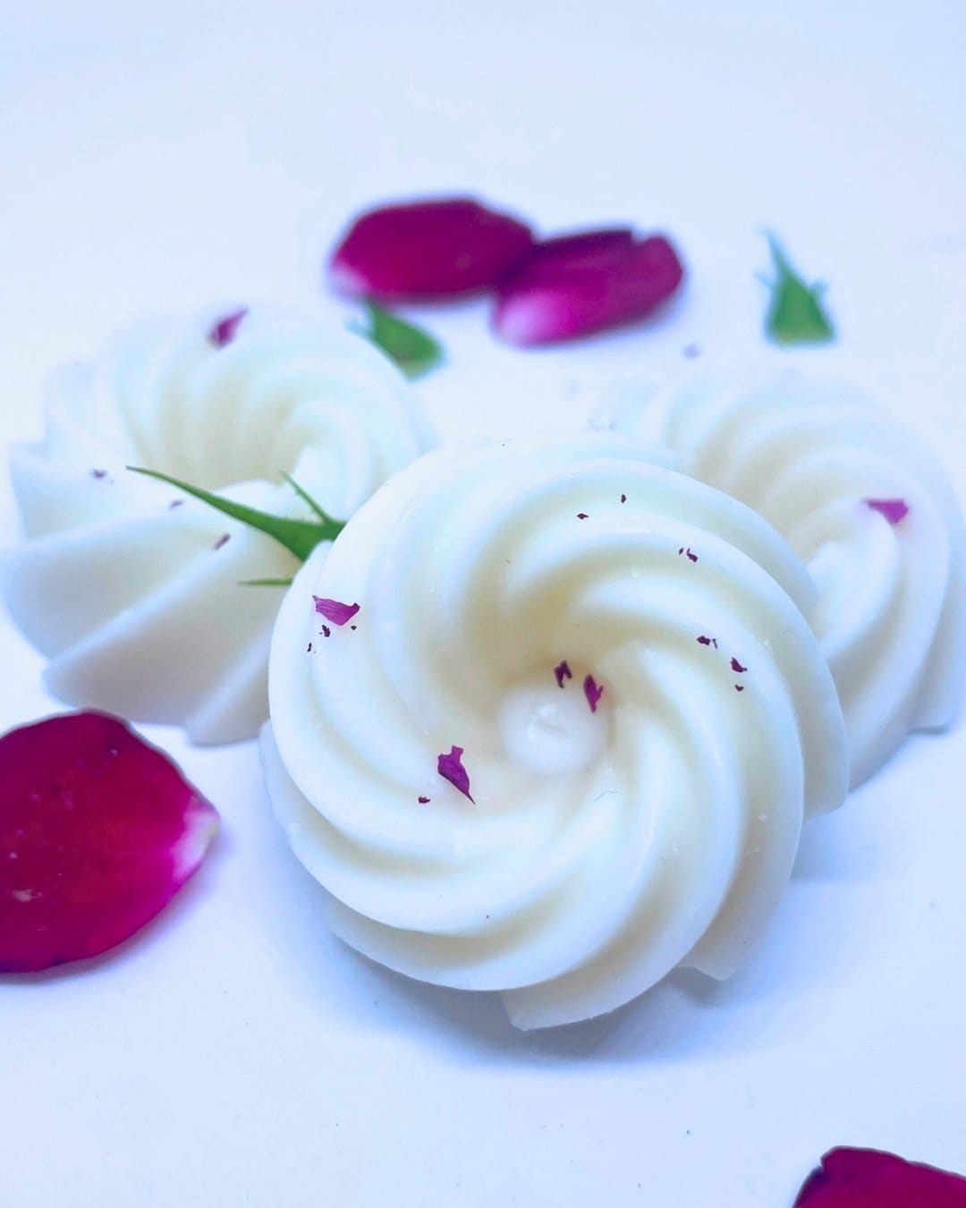 fondants parfumés rose éternelle - en cire végétale coulée à la main - Niõ fondants parfumés rose éternelle - en cire végétale coulée à la main - Niõ