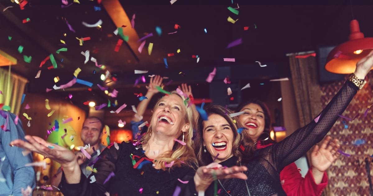 réveillon du nouvel an - thème tropical pour la soirée de Saint Sylvestre