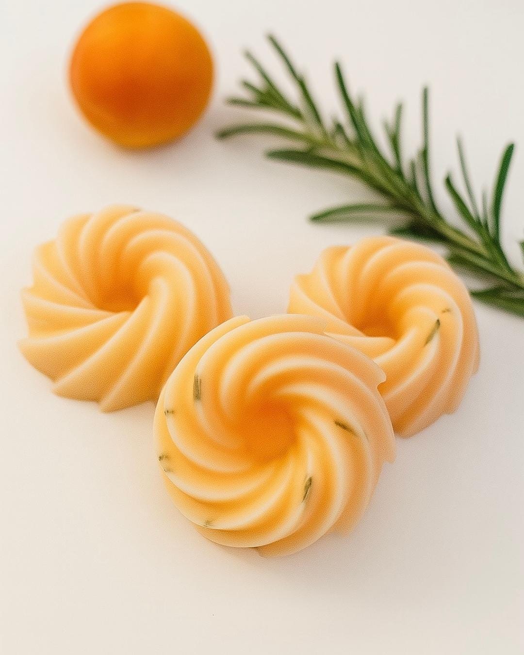 Fondant parfumé Abricot et Romarin - Parfum fruité et aromatique estival - Niõ Fondant parfumé Abricot et Romarin - Parfum fruité et aromatique estival - Niõ