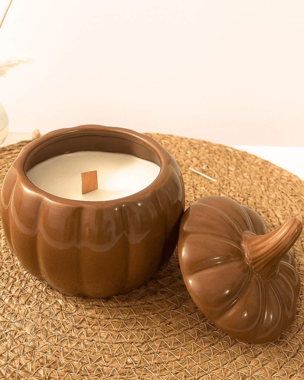 Bougie Citrouille D’automne - Parfum Marrons Chauds - pot en céramique - Niõ Bougie Citrouille D’automne - Parfum Marrons Chauds - pot en céramique - Niõ