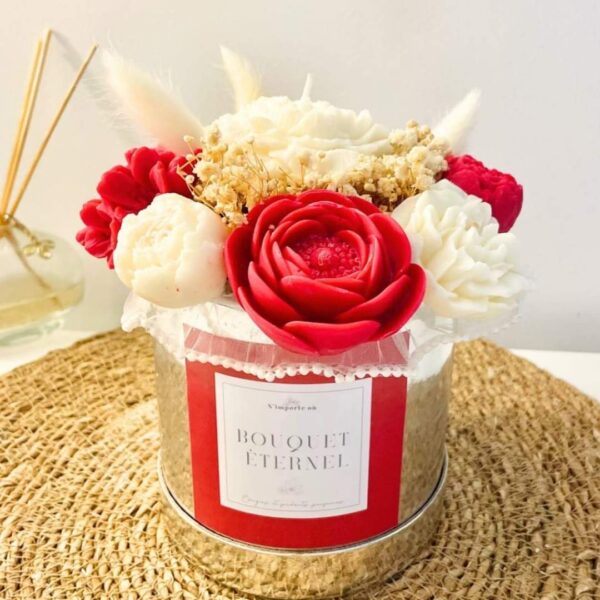 Bouquet de fleurs de cire parfumée Rose et Jasmin - Célébration - Fait Main - Niõ Bouquet de fleurs de cire parfumée Rose et Jasmin - Célébration - Fait Main - Niõ