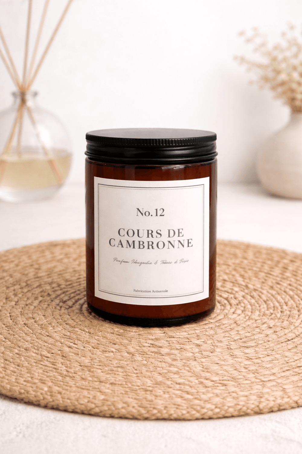 Bougie parfumée magnolia Cours de Cambronne ambiance bohème chic fleurs séchées intérieur parisien