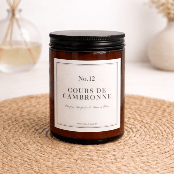 Bougie parfumée magnolia Cours de Cambronne ambiance bohème chic fleurs séchées intérieur parisien