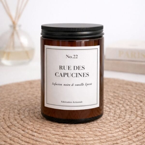 Bougie parfumée Thé Noir et Vanille épicée - 22 rue des Capucines - couvercle noir en metal - Niõ par N’importe où
