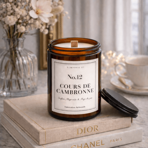 Bougie parfumée magnolia Cours de Cambronne ambiance bohème chic fleurs séchées intérieur parisien