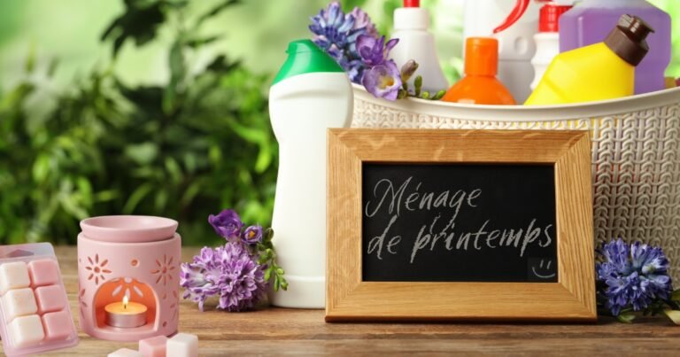 Grand Ménage de Printemps avec La Méthode 5S et 9 étapes pour un nettoyage en un week-end. Un panier avec les produits ménagers, un tableau avec "ménage de printemps" écrit dessus, et un brûle parfum et des fondants parfumés de la collection Mix & Match de N'importe où, posé à coté de panier. Des fleurs et verdures indiquant une atmosphère printanière