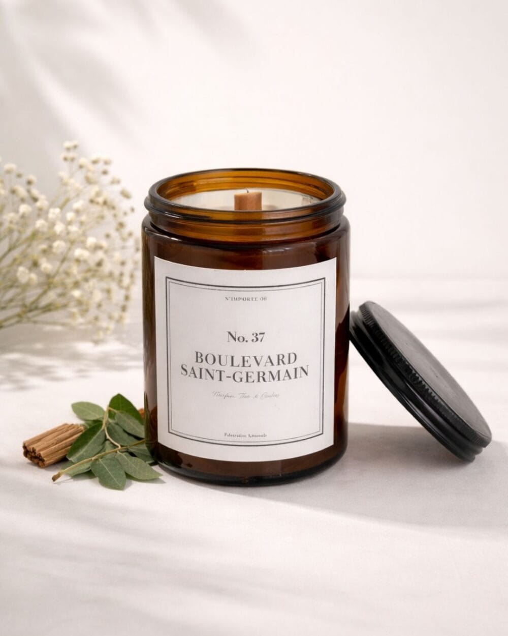 bougie parfumée - n37 bvd St Germain - tabac et bois de santal - Niõ par N'importe où bougie parfumée - n37 bvd St Germain - tabac et bois de santal - Niõ par N'importe où