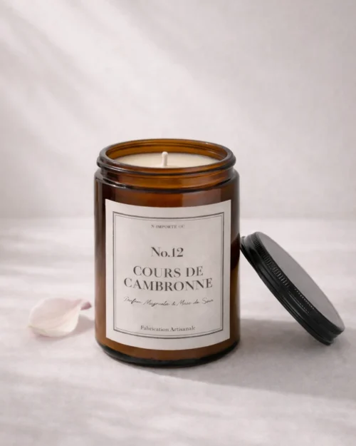 Bougie parfumée magnolia Cours de Cambronne ambiance studio photo