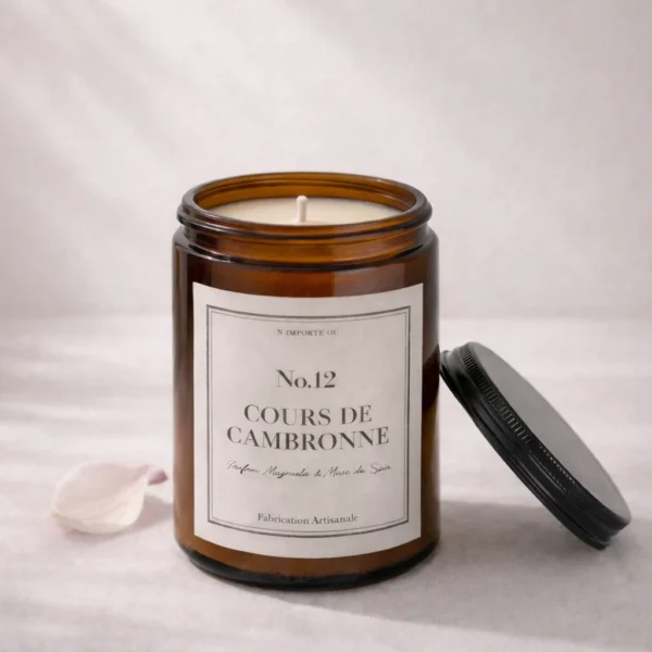 Bougie parfumée magnolia Cours de Cambronne ambiance studio photo