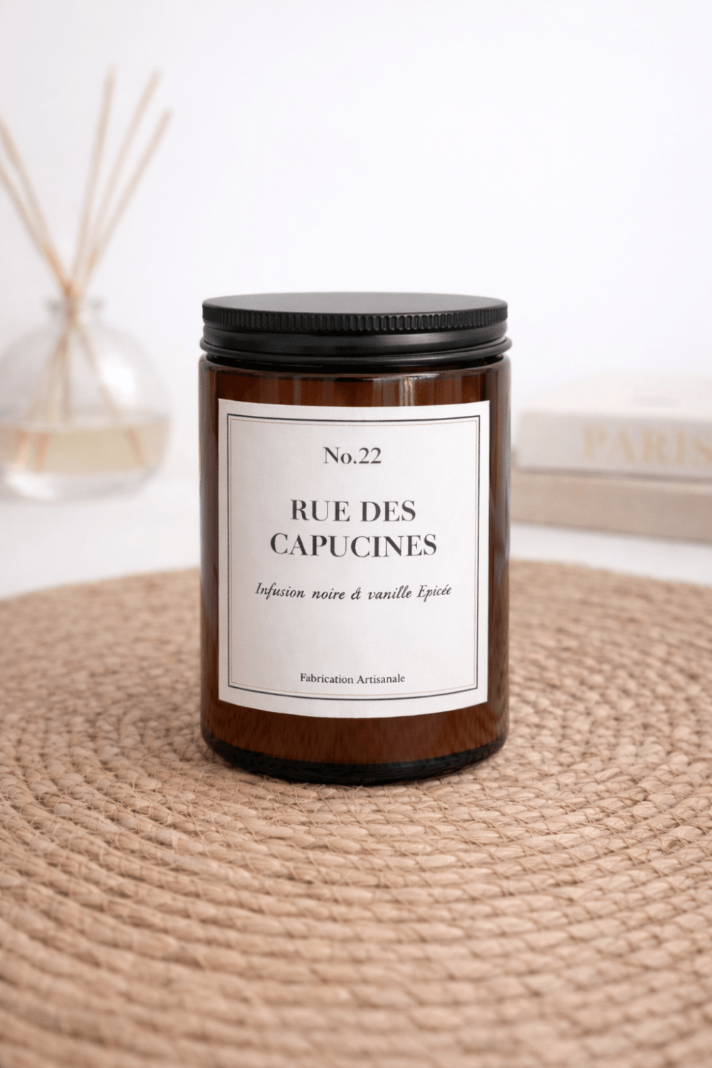 22 Rue des Capucines – Bougie Parfumée Infusion Noire & Vanille Épicée