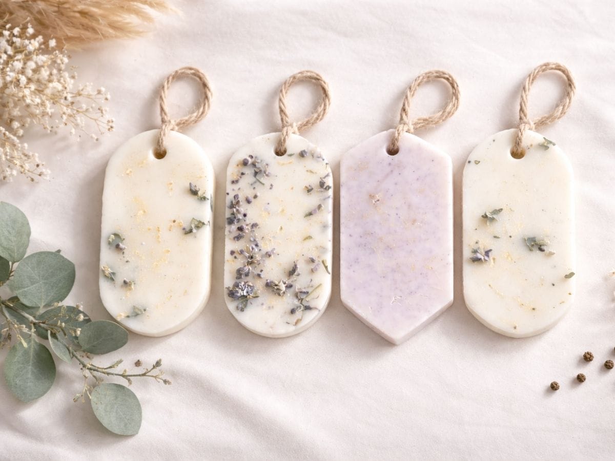Catégorie de suspensions parfumées artisanales et naturelles en cire végétale - Niõ Catégorie de suspensions parfumées artisanales et naturelles en cire végétale - Niõ